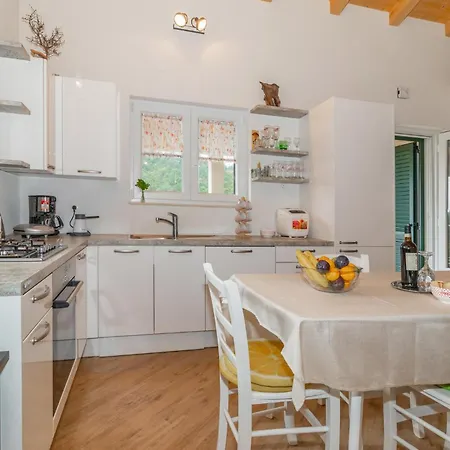 2 Bedroom Gorgeous In Nyaraló