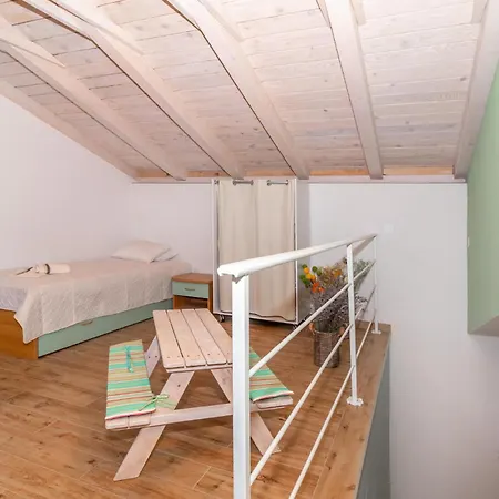 2 Bedroom Gorgeous In *