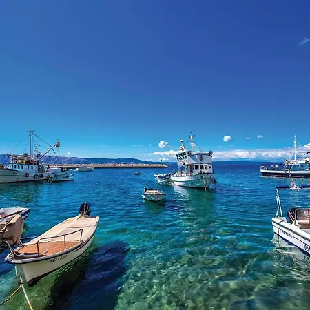 2 Bedroom Gorgeous In Klenovica