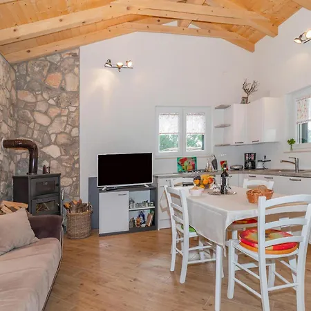 2 Bedroom Gorgeous In