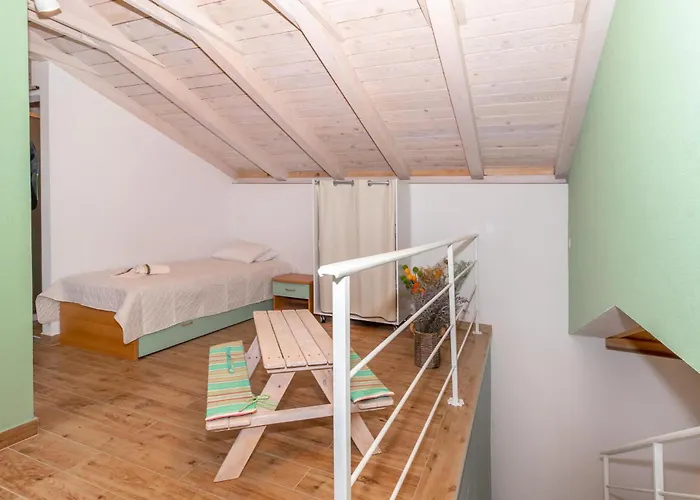 2 Bedroom Gorgeous In *
