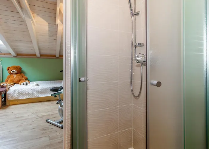 2 Bedroom Gorgeous In Klenovica