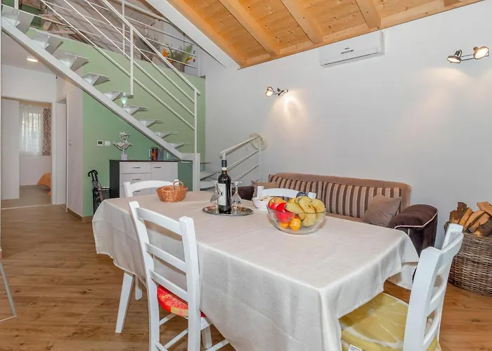2 Bedroom Gorgeous In *
