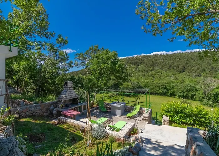 2 Bedroom Gorgeous In *